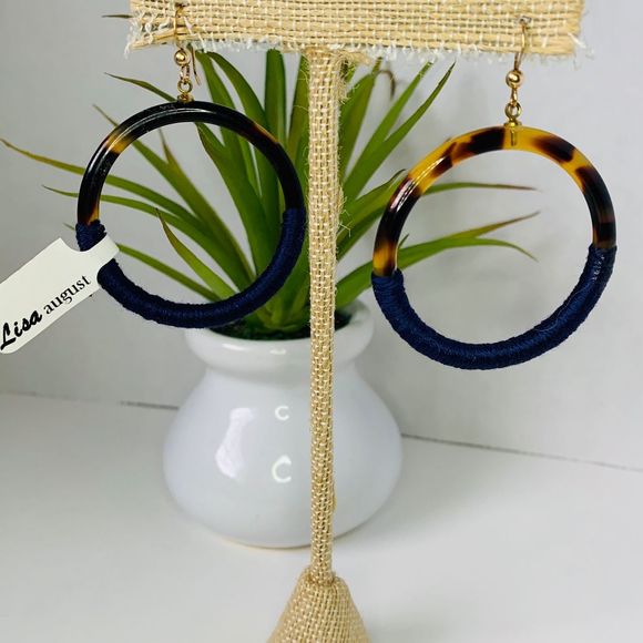 LISA AUGUST Vegan Tortoise Hoop Tokyo Earrings - Picture 1 of 5